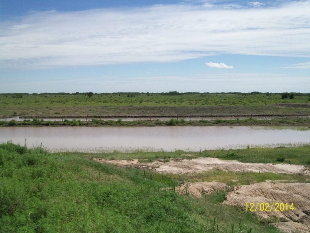 Reservorio de acumulación y laminación de excedentes hídricos superficiales